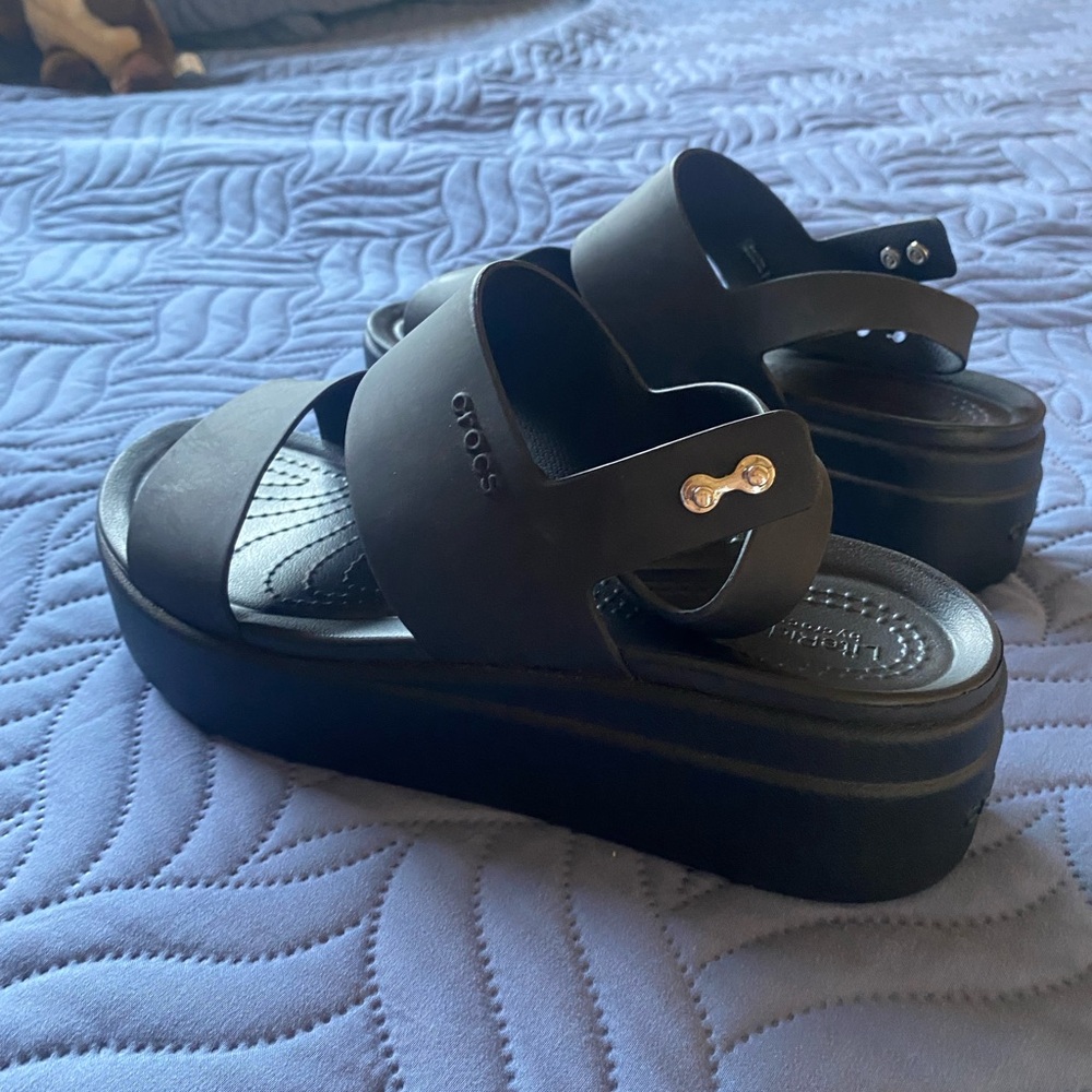 CROCS Women's Black Platform Slides - Picture 4 of 5
